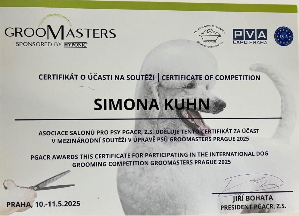 Certifikát o účasti na mezinárodní soutěži v úpravě psů Groomasters Prague 2025 na jméno Simona Kuhn, vydaný Asociací salonů pro psy PGACR, z.s.